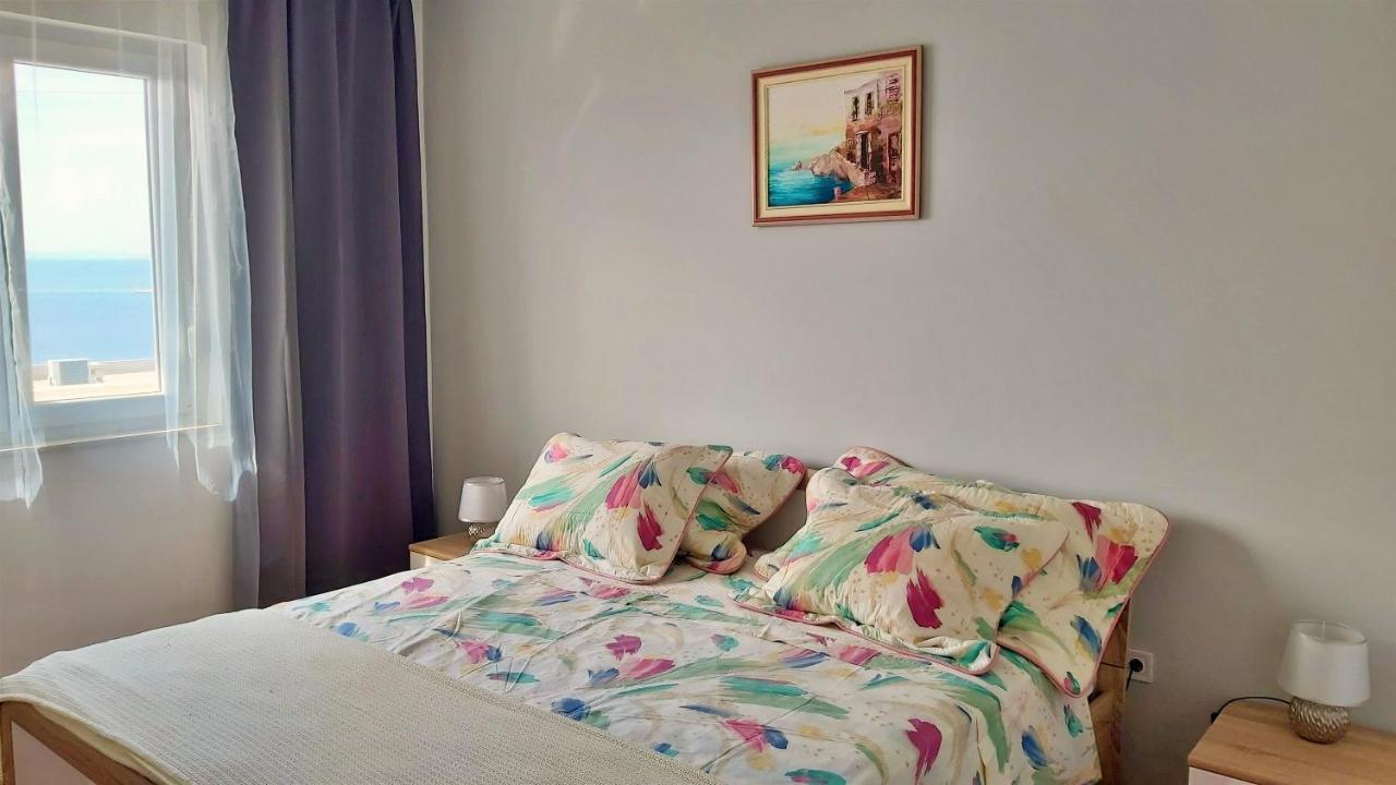 Apartment Cedo Omiš Екстериор снимка