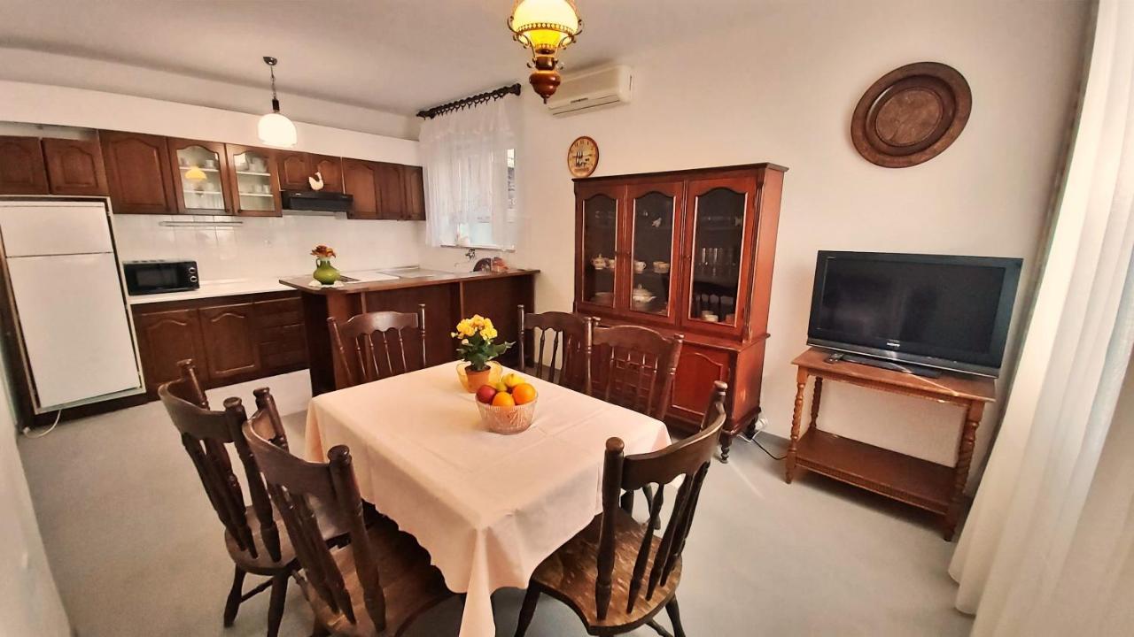 Apartment Cedo Omiš Екстериор снимка